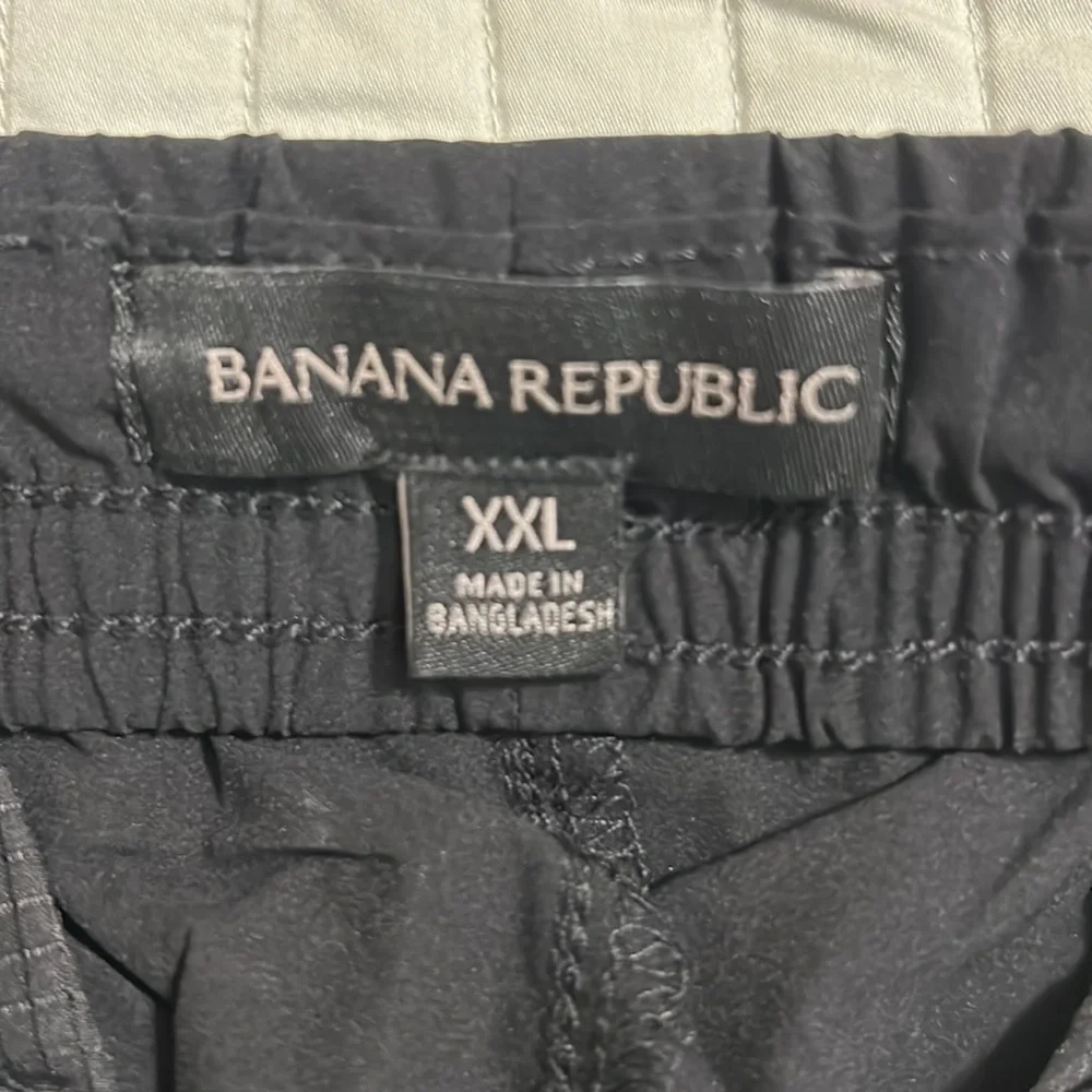 Men’s Banana Republic Polyester Joggers. Size XXL